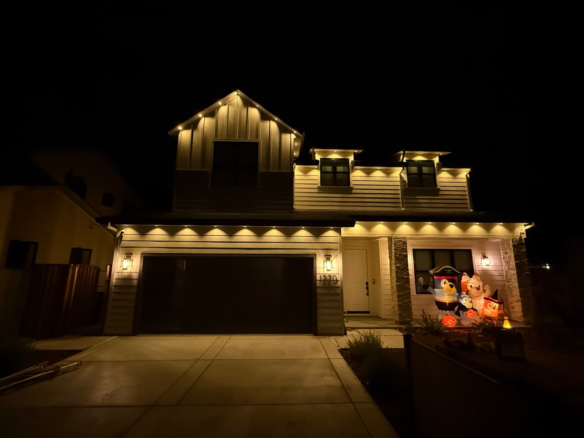 Modern farmhouse with smart color permanent roofline